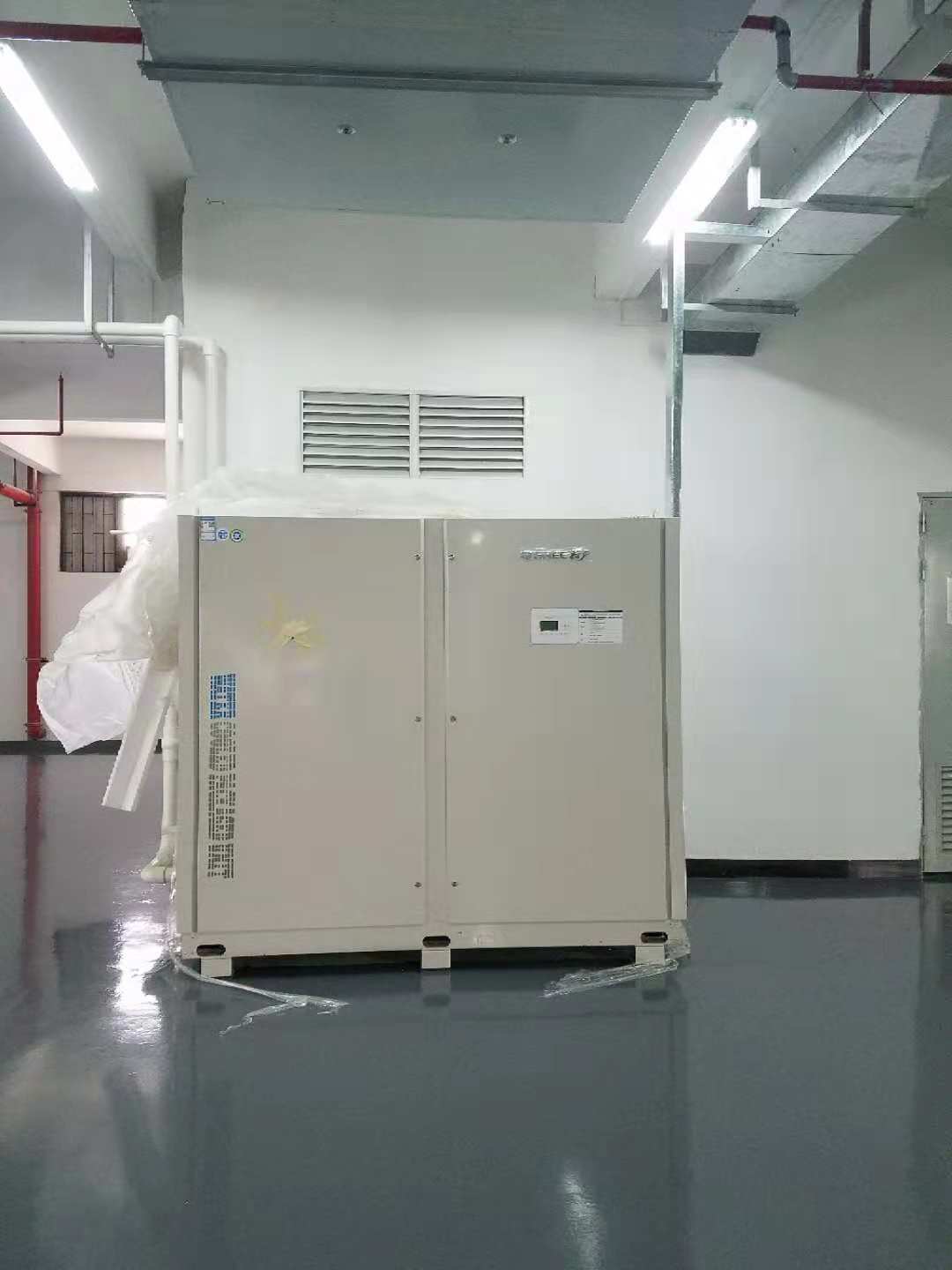 虹涛印刷格力水冷柜机中央空调工程顺利完工